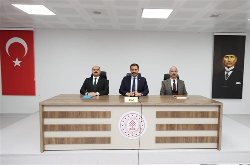 Gümüşhacıköy Köy ve Mahalle Muhtarları Toplantısı Valimiz Sn. Mustafa Masatlı Başkanlığında Yapıldı.